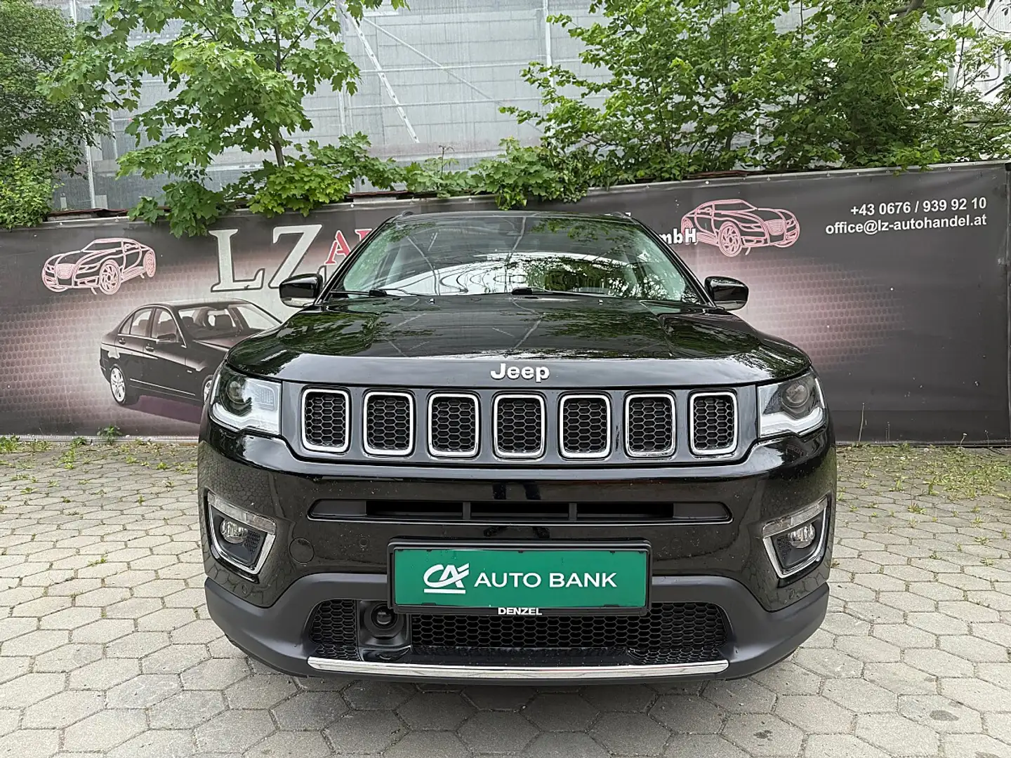 Jeep Compass 2,0 MultiJet AWD 9AT 140 Limited Aut. Schwarz - 2