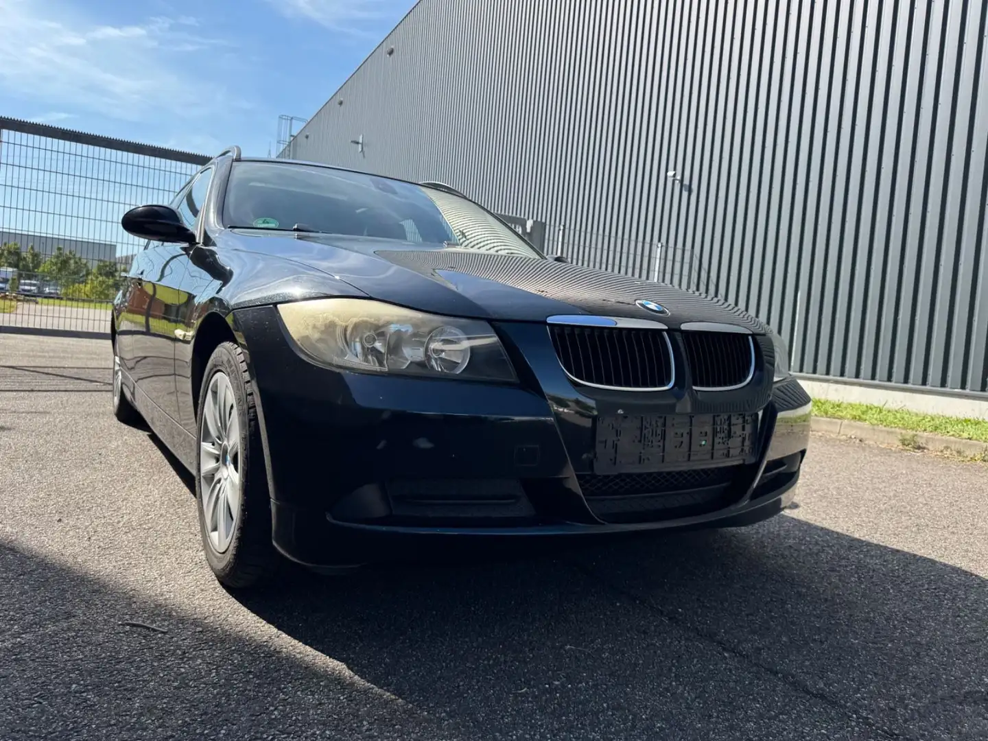 BMW 318 Baureihe 3 Touring 318i Schwarz - 1