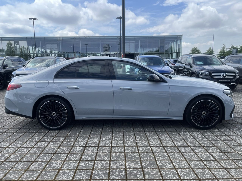 Mercedes-Benz E 400 e 4MATIC Limousine mit EQ Hybrid Technolog — photo 5
