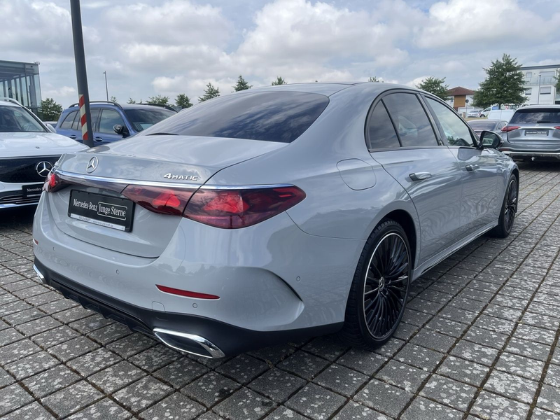 Mercedes-Benz E 400 e 4MATIC Limousine mit EQ Hybrid Technolog — photo 6