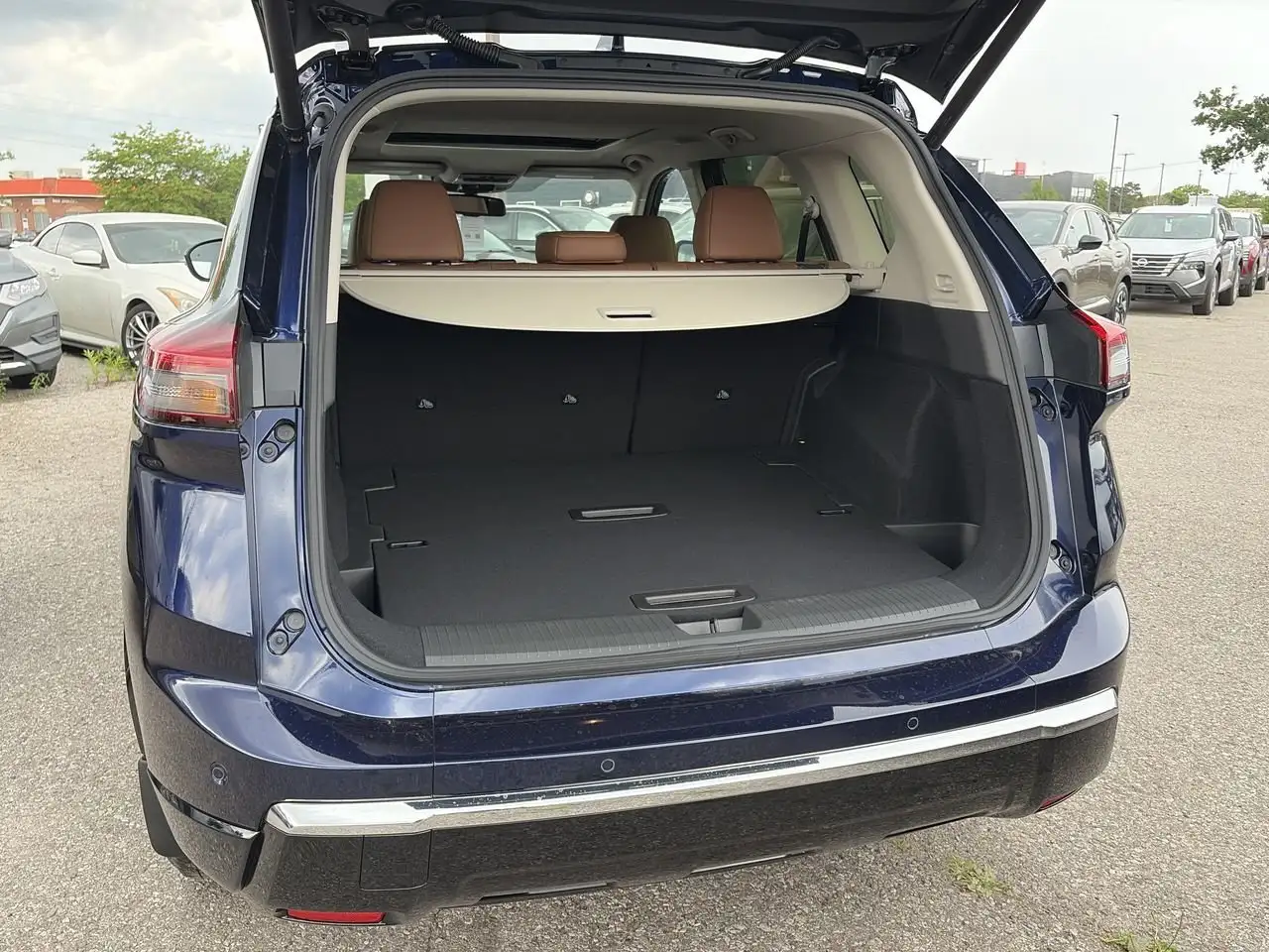 Nissan Rogue снимка Nissan Rogue