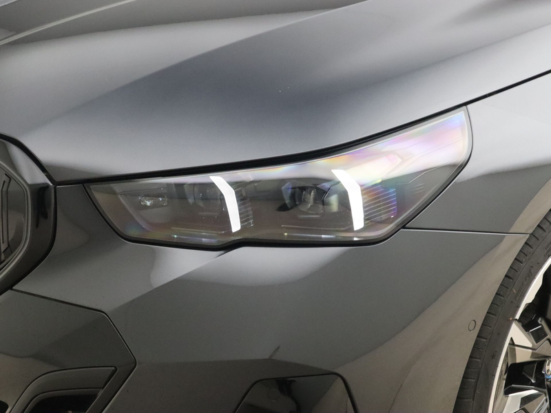 BMW 550 5 Serie 550e xDrive — photo 10