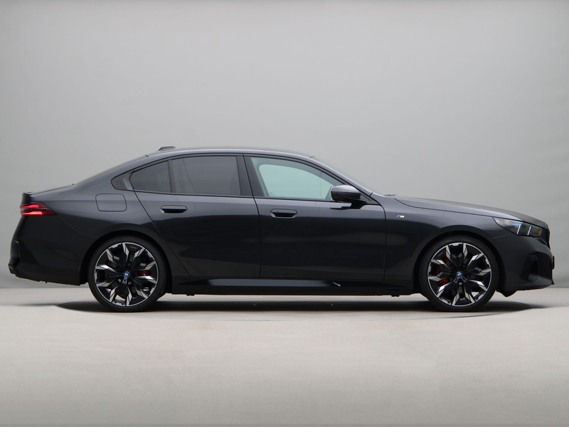 BMW 550 5 Serie 550e xDrive — photo 4