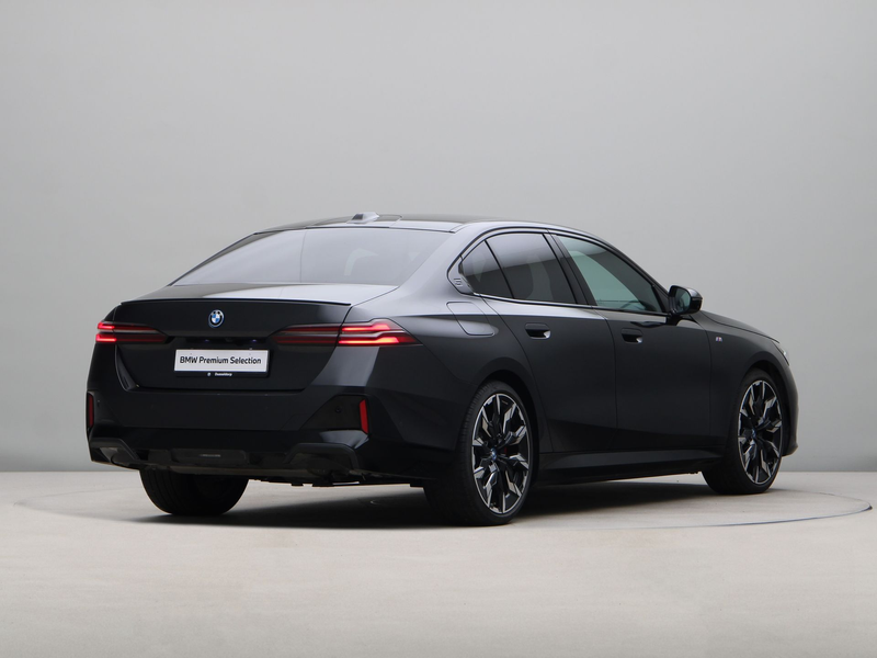 BMW 550 5 Serie 550e xDrive — photo 5