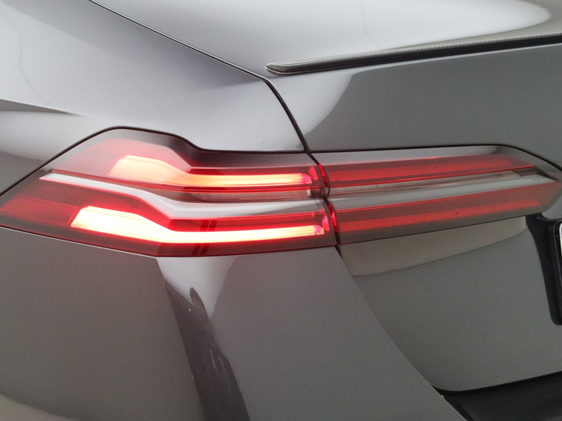 BMW 550 5 Serie 550e xDrive — photo 12