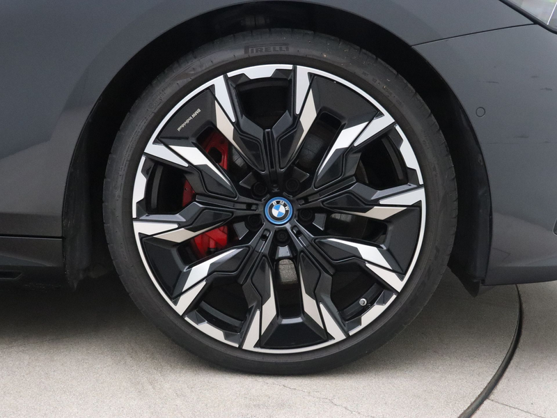 BMW 550 5 Serie 550e xDrive — photo 9