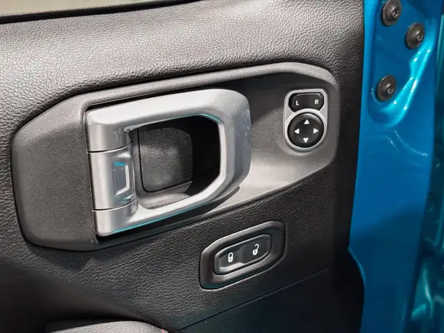 Jeep Wrangler view 12