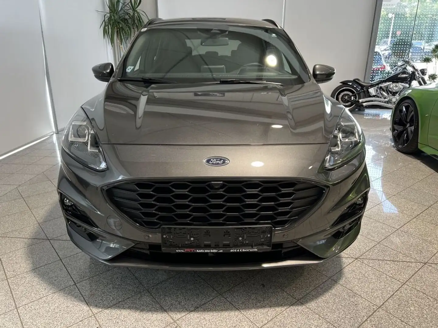 Ford Kuga ST-Line Grau - 2