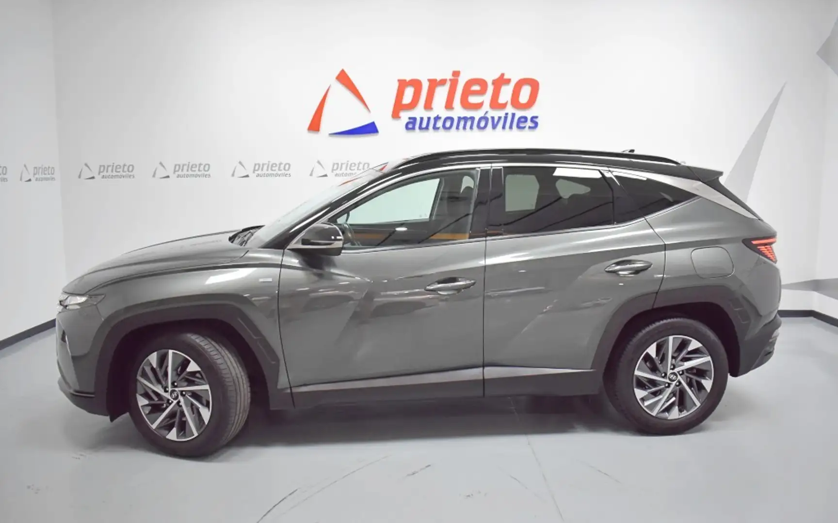 Hyundai TUCSON 1.6 CRDI 48V Tecno 2C 4x2 DT Vert - 2