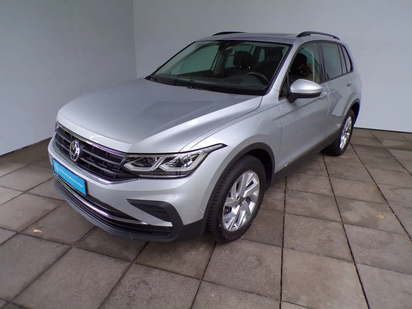Volkswagen Tiguan TIGUAN 2.0 TSI DSG LIFE 4MOTION / AHK+MATRIX Argent - 2