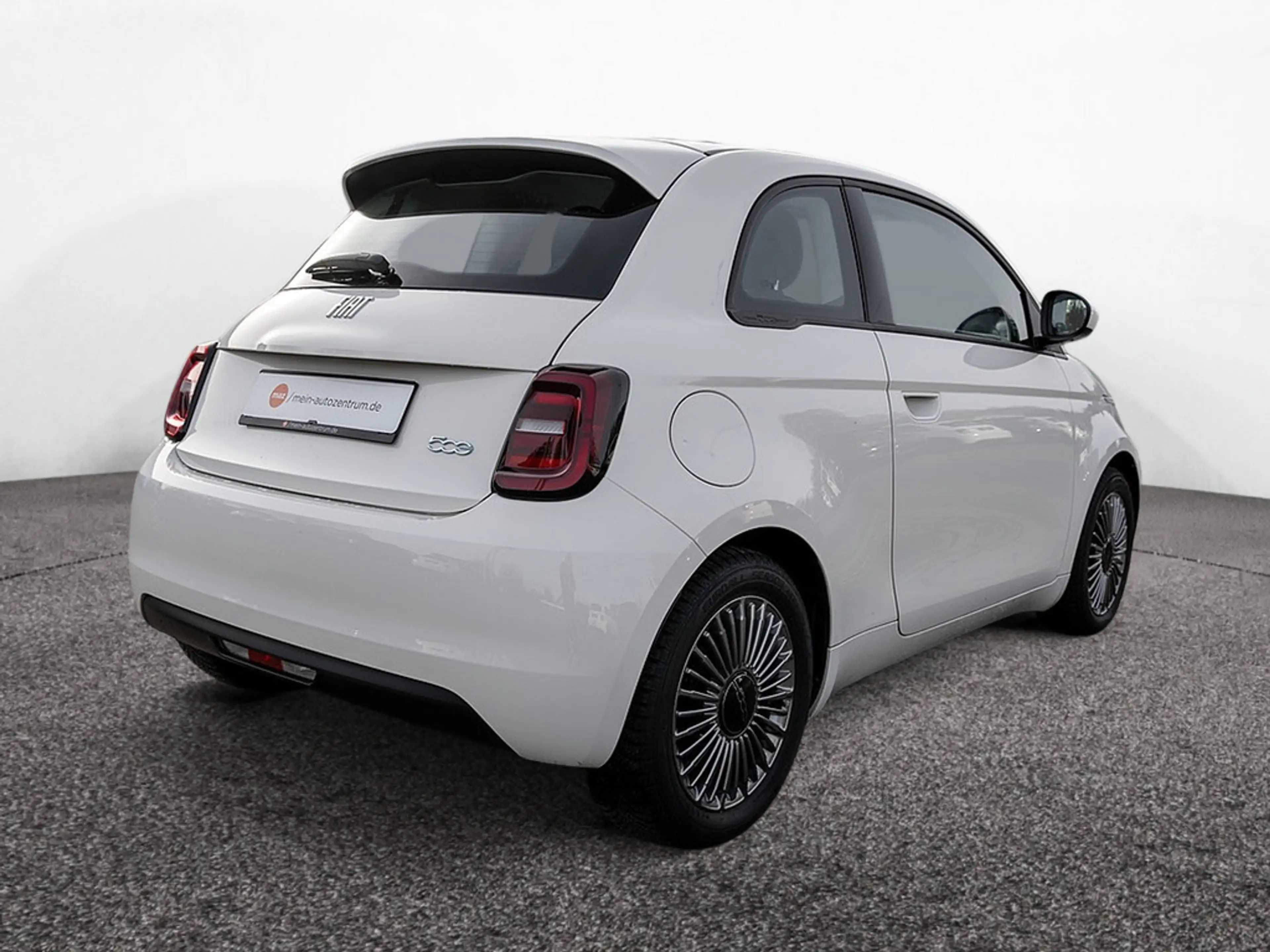 Fiat 500e Base 42kWh - CarPlay, Klimaautomatik, uv — photo 4