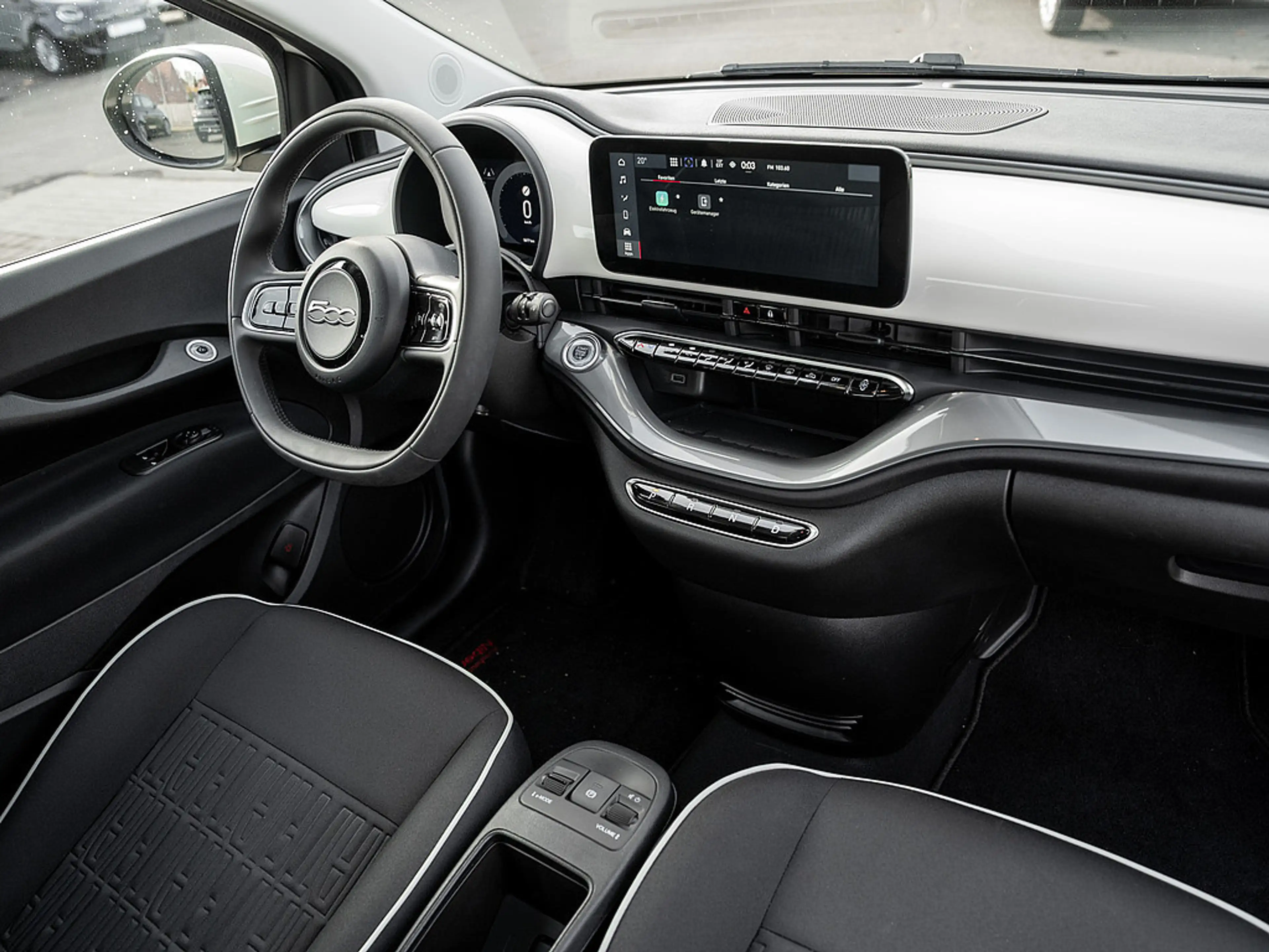 Fiat 500e Base 42kWh - CarPlay, Klimaautomatik, uv — photo 7