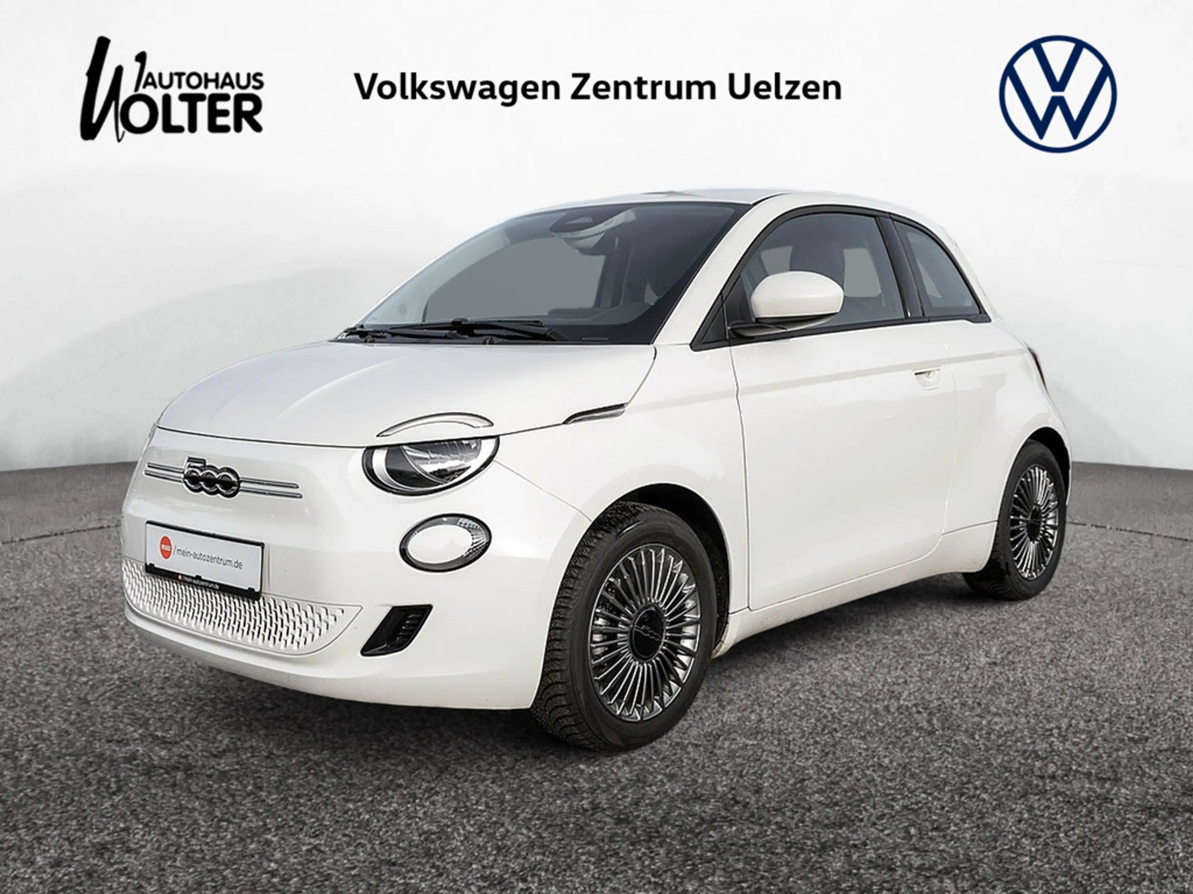 Fiat 500e Base 42kWh - CarPlay, Klimaautomatik, uv