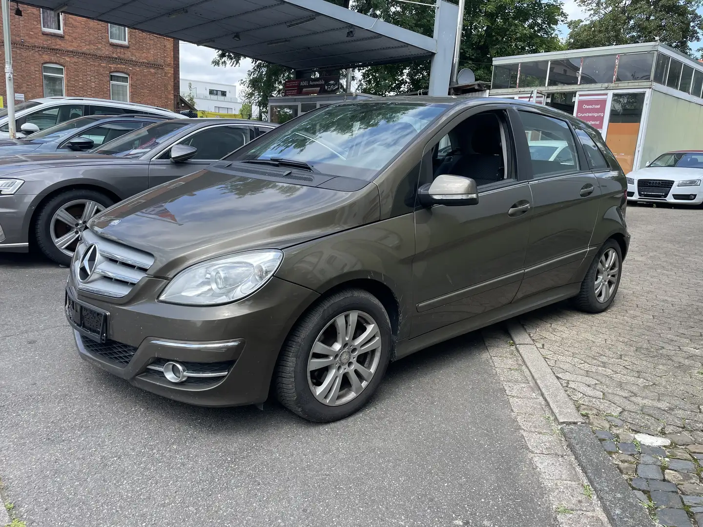 Mercedes-Benz B 180 B 180 CDI (245.207) Braun - 1