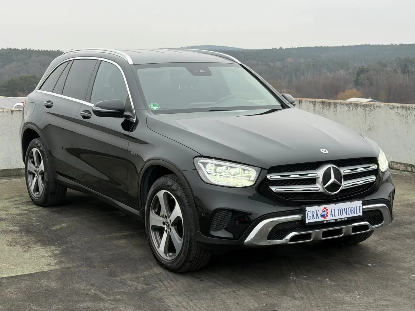 Mercedes-Benz GLC 300 GLC 300e 4Matic 9GTronic Matrix LED ACC F1-Schalt Schwarz - 2
