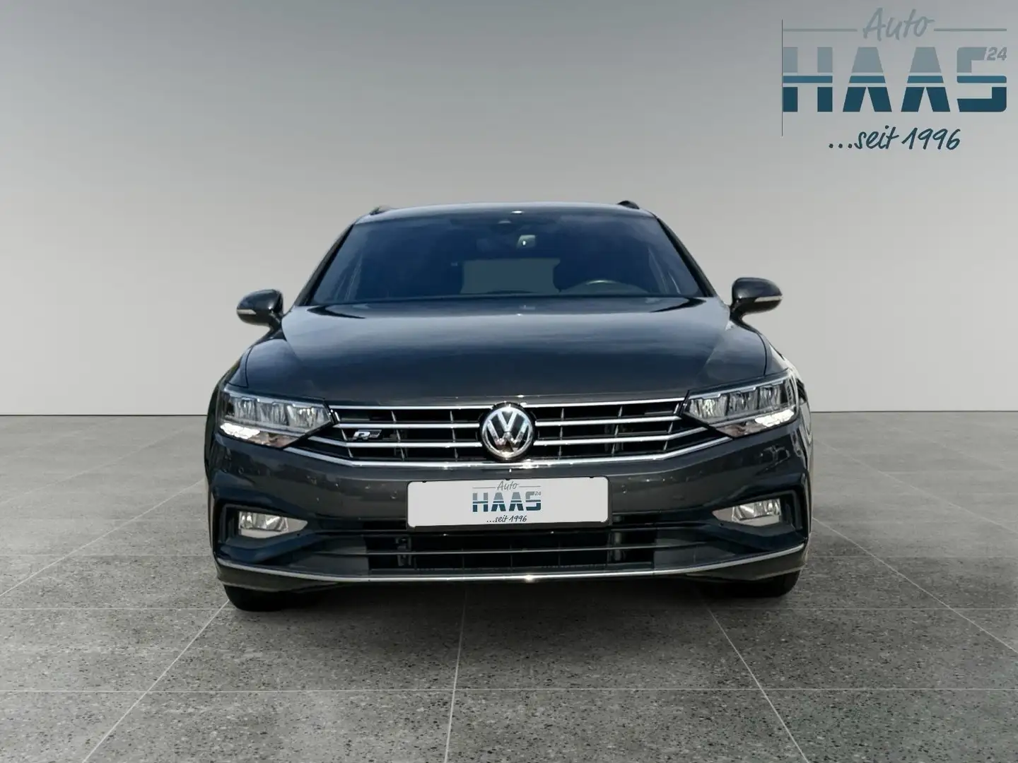 Volkswagen Passat Variant R-Line 2.0 TSI DSG AHK Navi Nappa Gris - 2