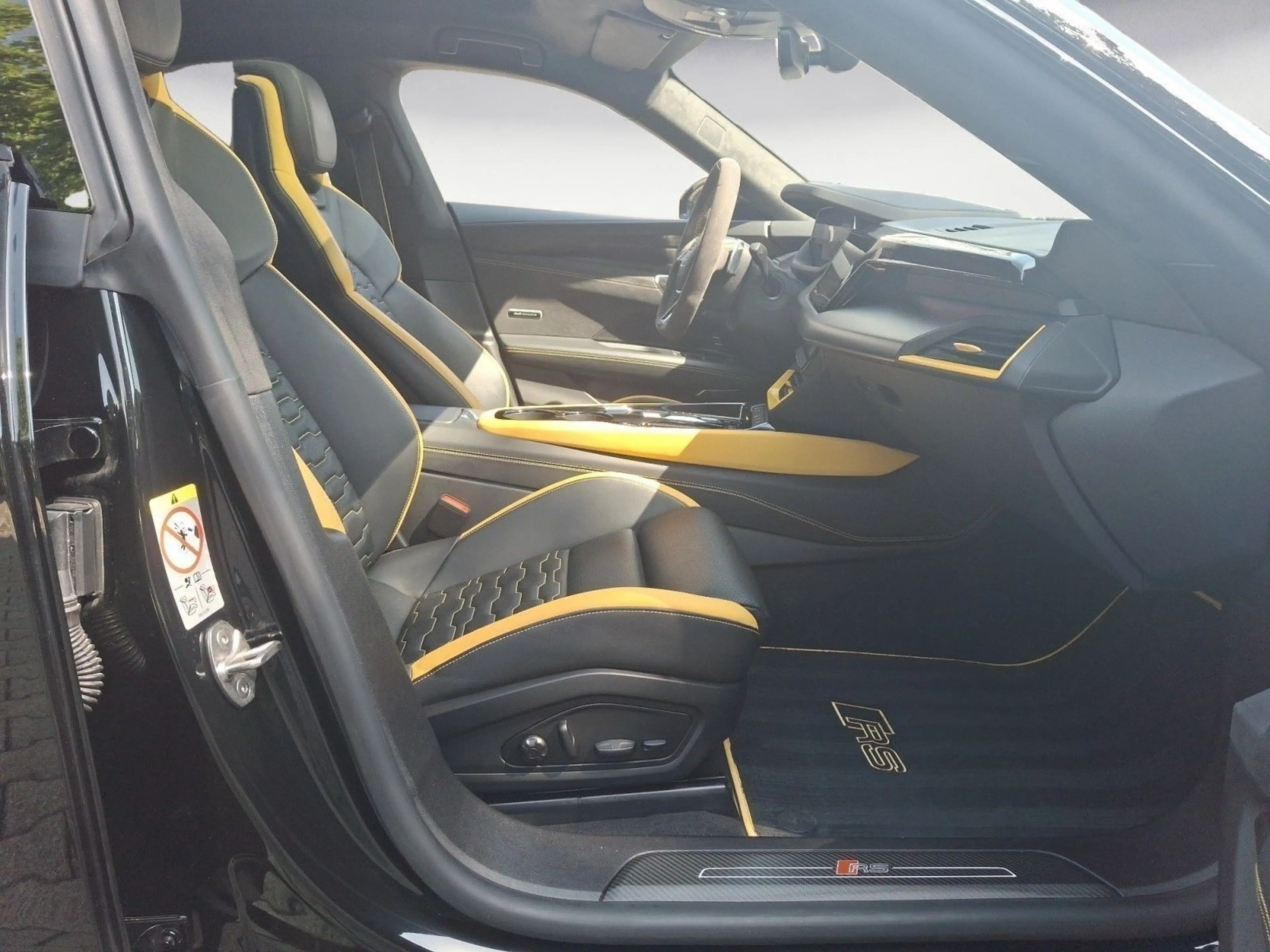 Audi RS e-tron GT 440 kW — photo 12