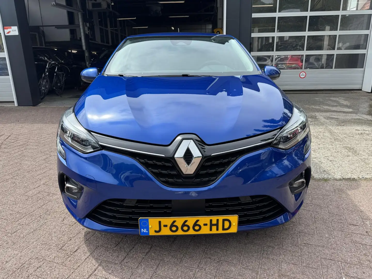 Renault Clio 1.6 E-Tech Hybrid 140 Intens Blauw - 2