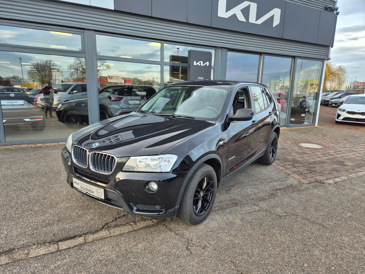 BMW X3 xDrive 20d PDC AHK Schwarz - 2