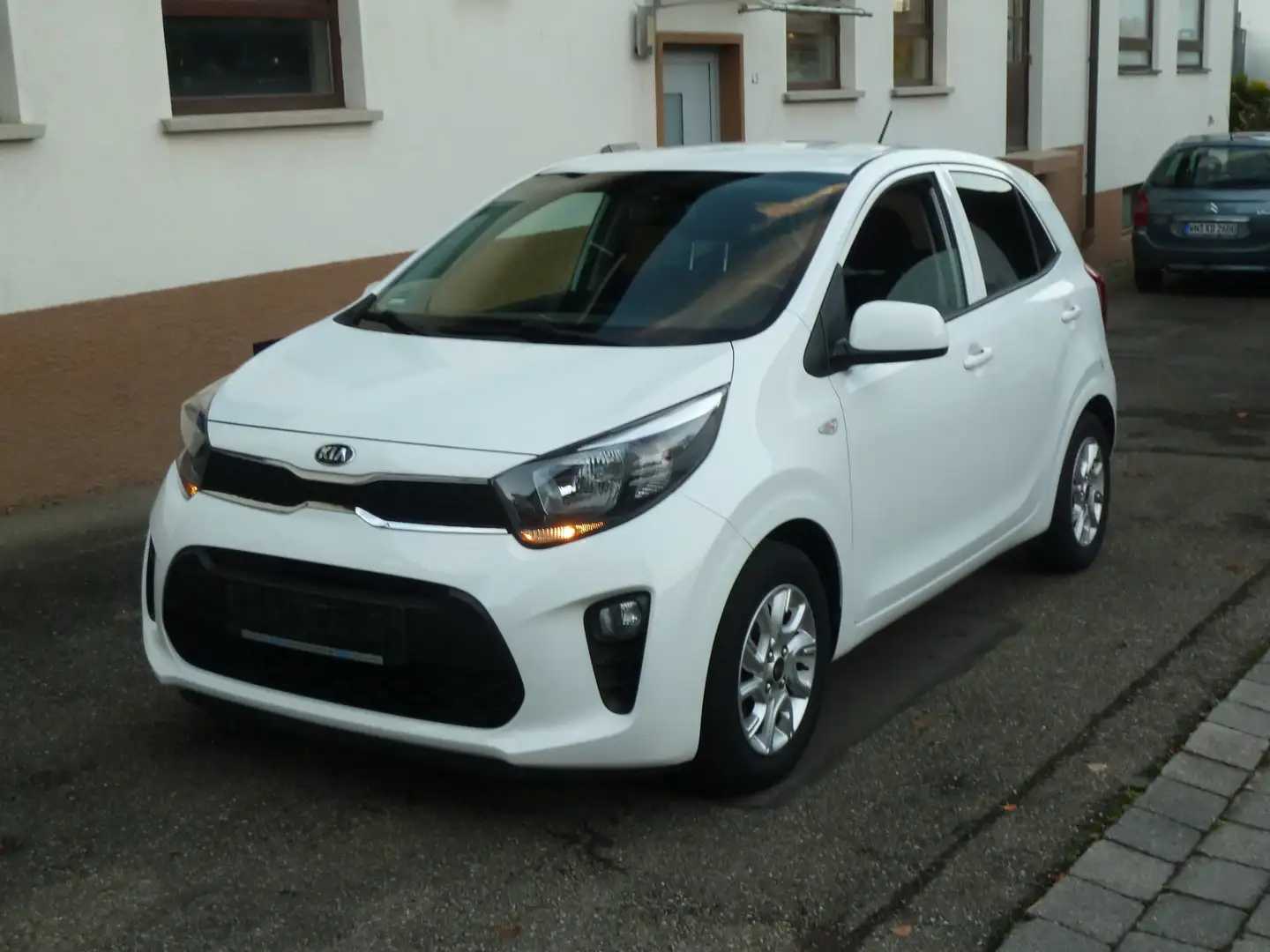 Kia Picanto 1,2 Dream Team 1 Hand Weiß - 1