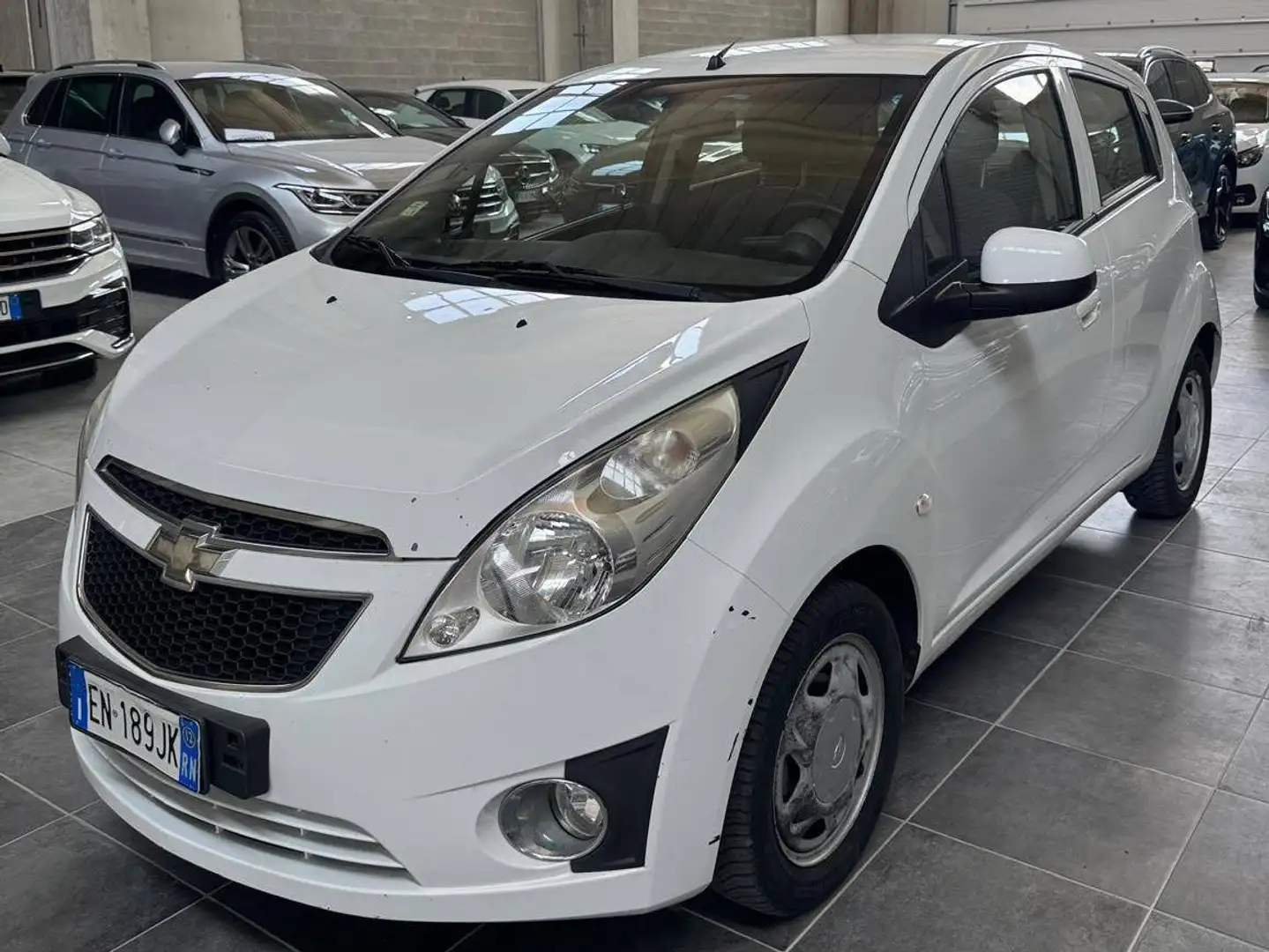 Chevrolet Spark Spark 1.0 ecologic Gpl Weiß - 2