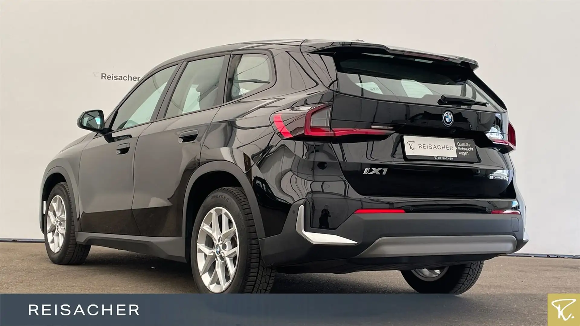 BMW X1 iX1 A eDrive20 AdaptLED RFK PDC SHZ KomfortZ 17" Negro - 2