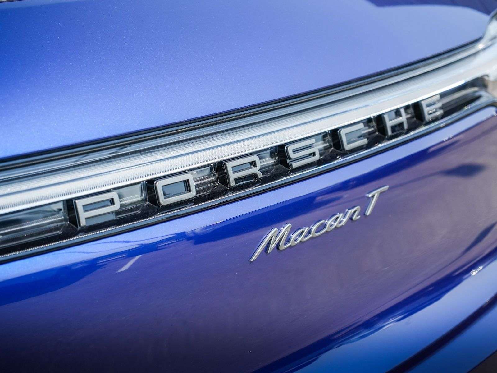 2025 Porsche Macan thumb 24