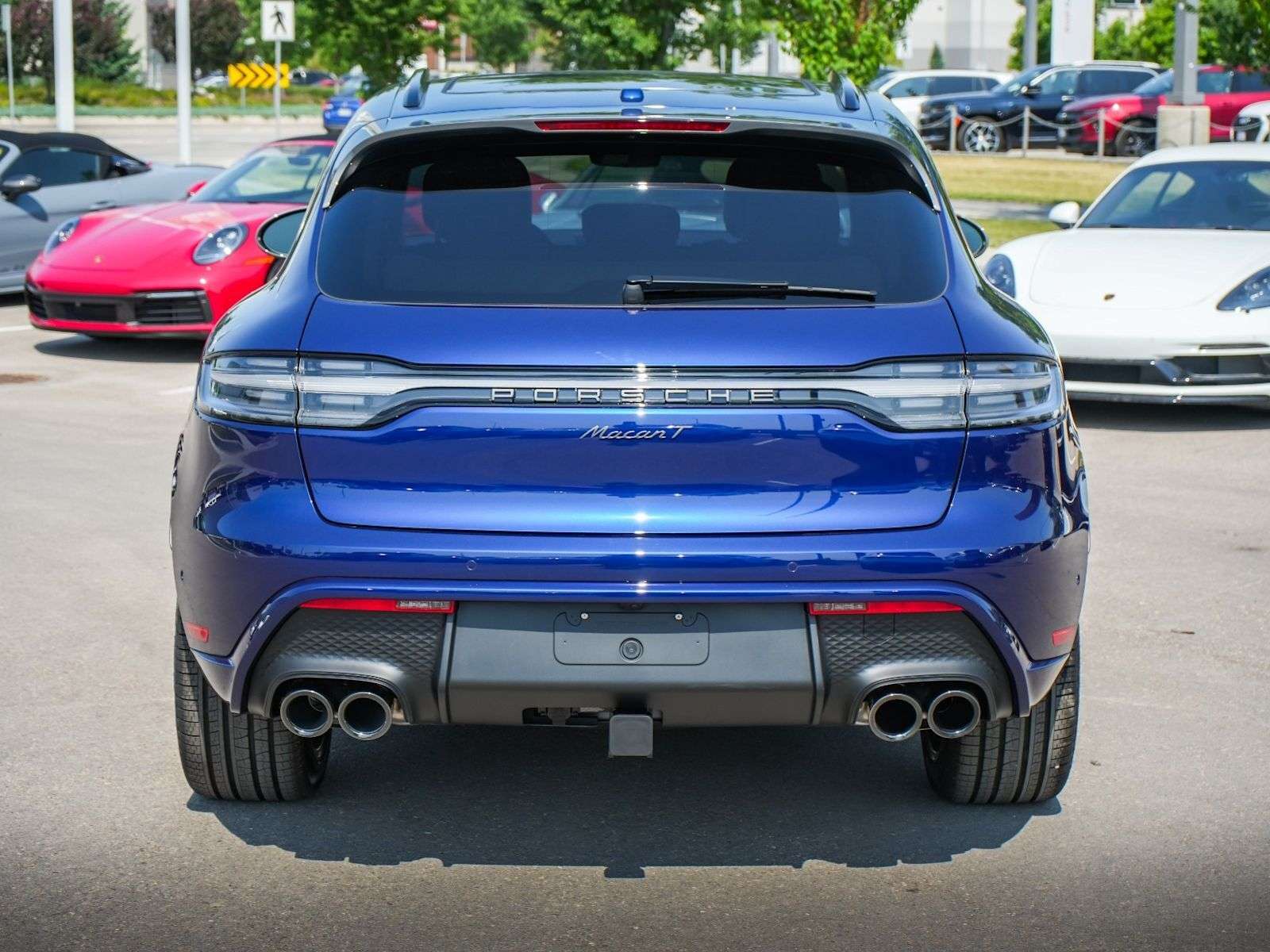 2025 Porsche Macan thumb 6