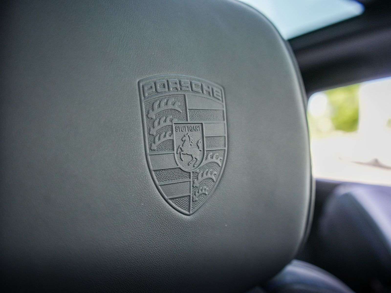 2025 Porsche Macan thumb 32