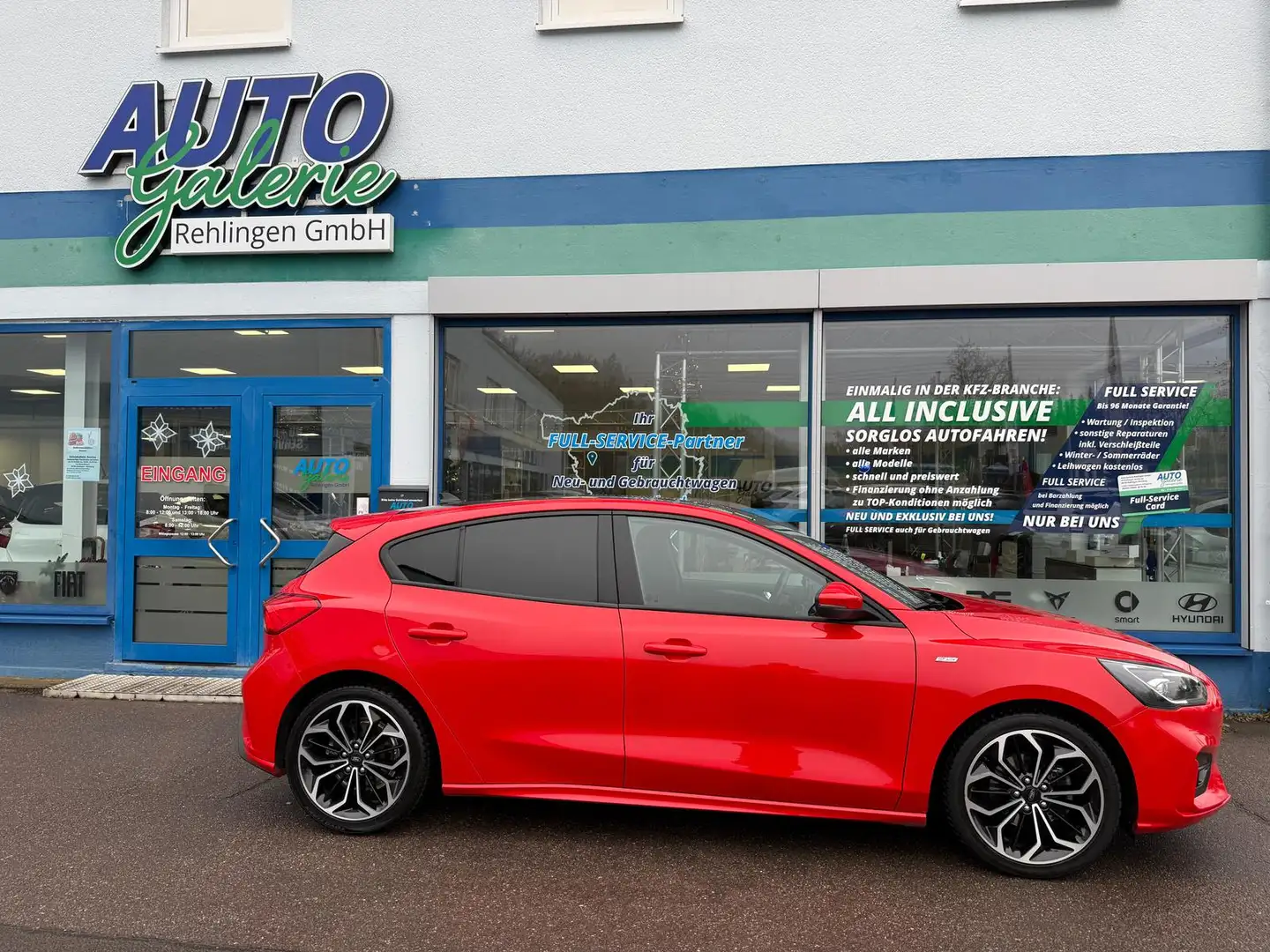 Ford Focus 1.5 EcoBoost KAT ST-Line X Красный - 1