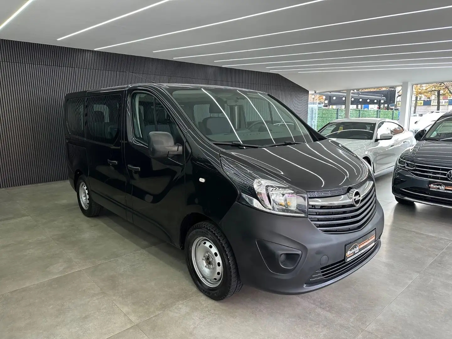 Opel Vivaro B 1.6*9.Sitze*AHK*1.Hd*Bluetooth*Klima* Nero - 1