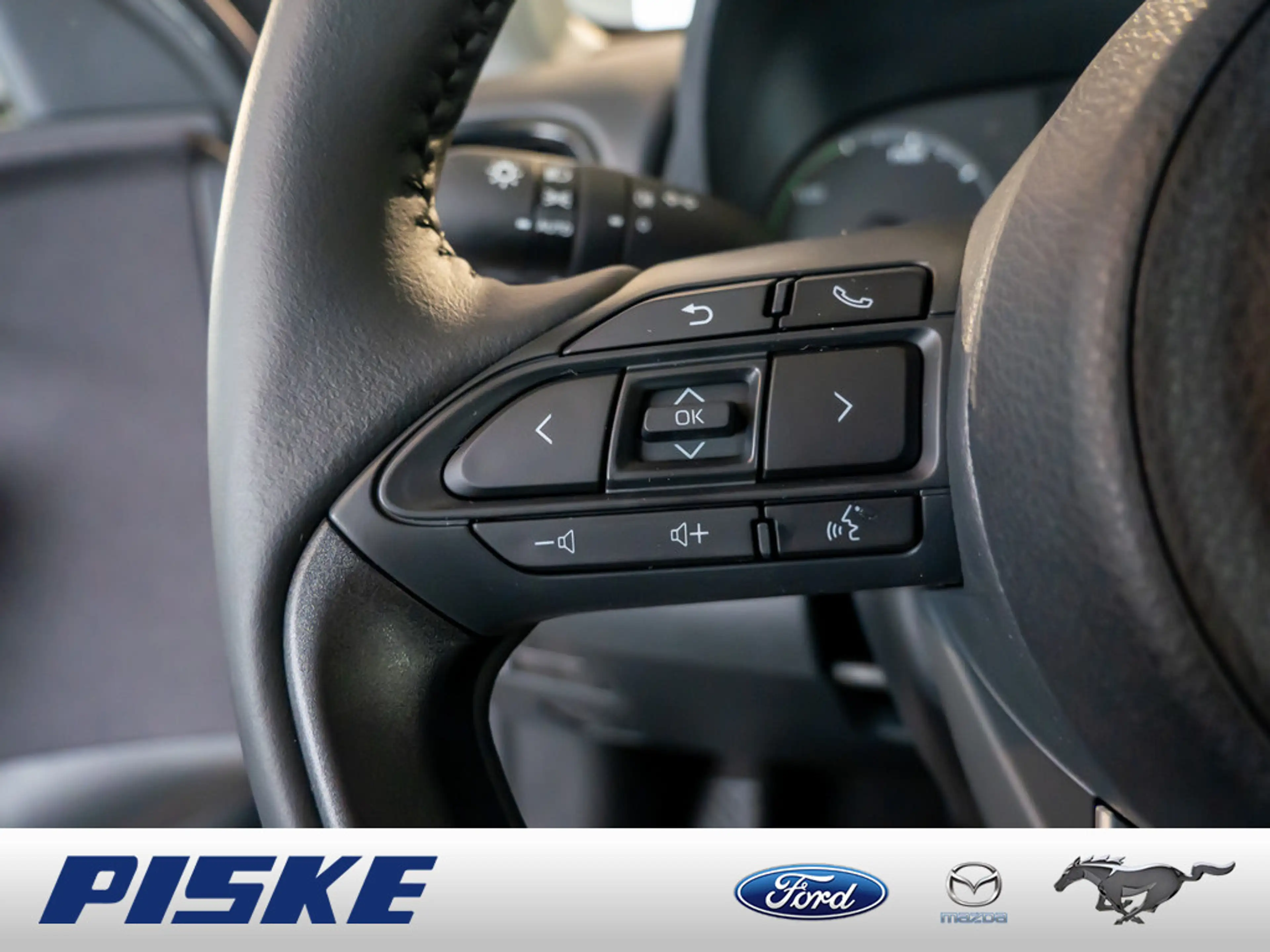 Mazda 2 Hybrid Exclusive-Line PDC SHZ FSE ACC — photo 11