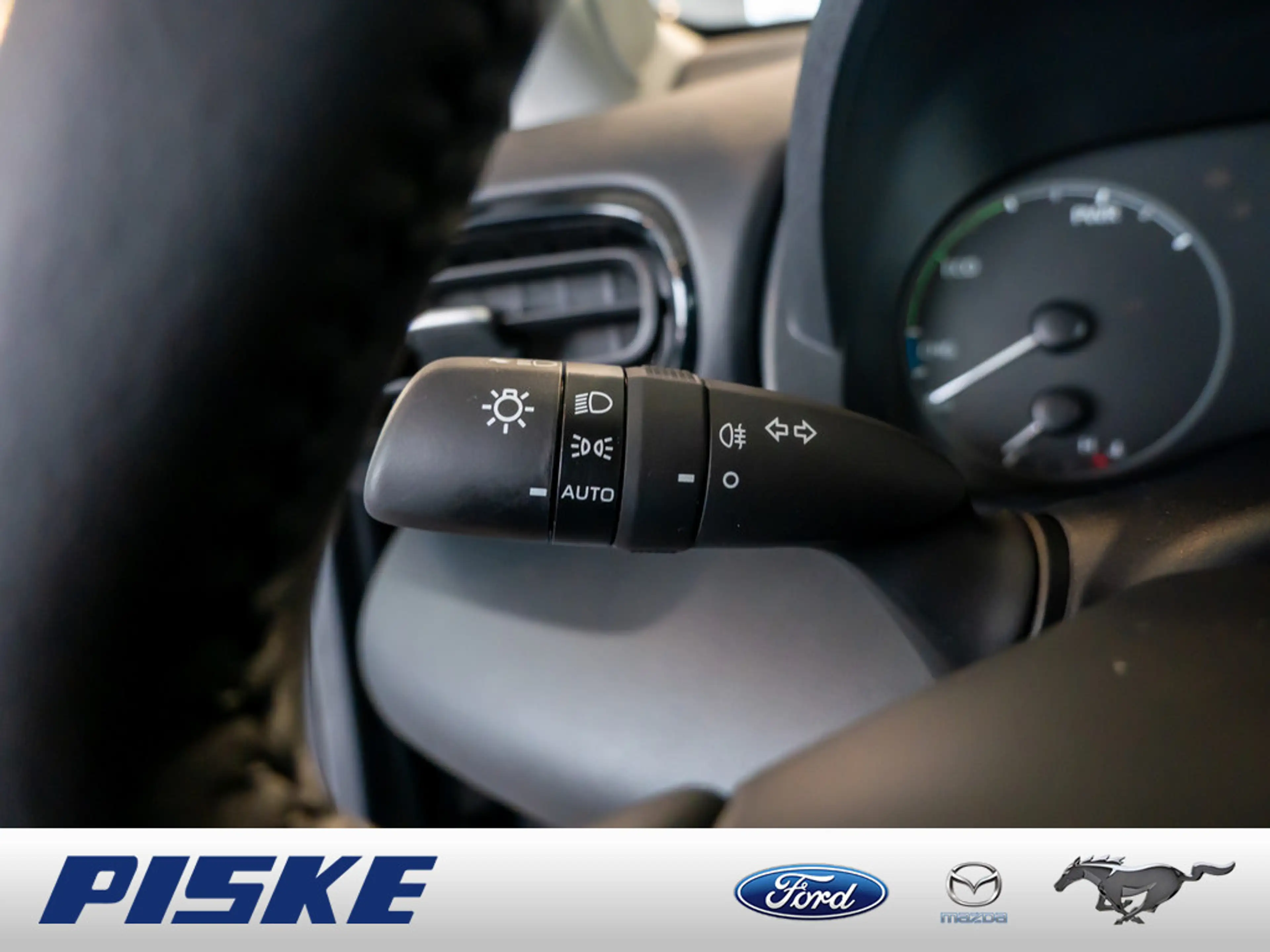 Mazda 2 Hybrid Exclusive-Line PDC SHZ FSE ACC — photo 12