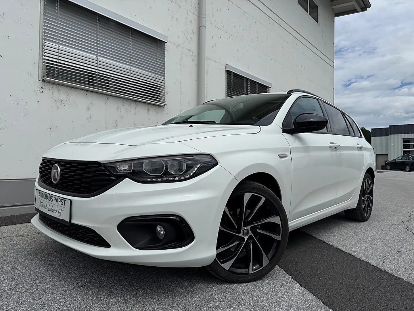Fiat Tipo 1,6 MultiJet II 120 DIESEL *** S-Design *** Weiß - 1