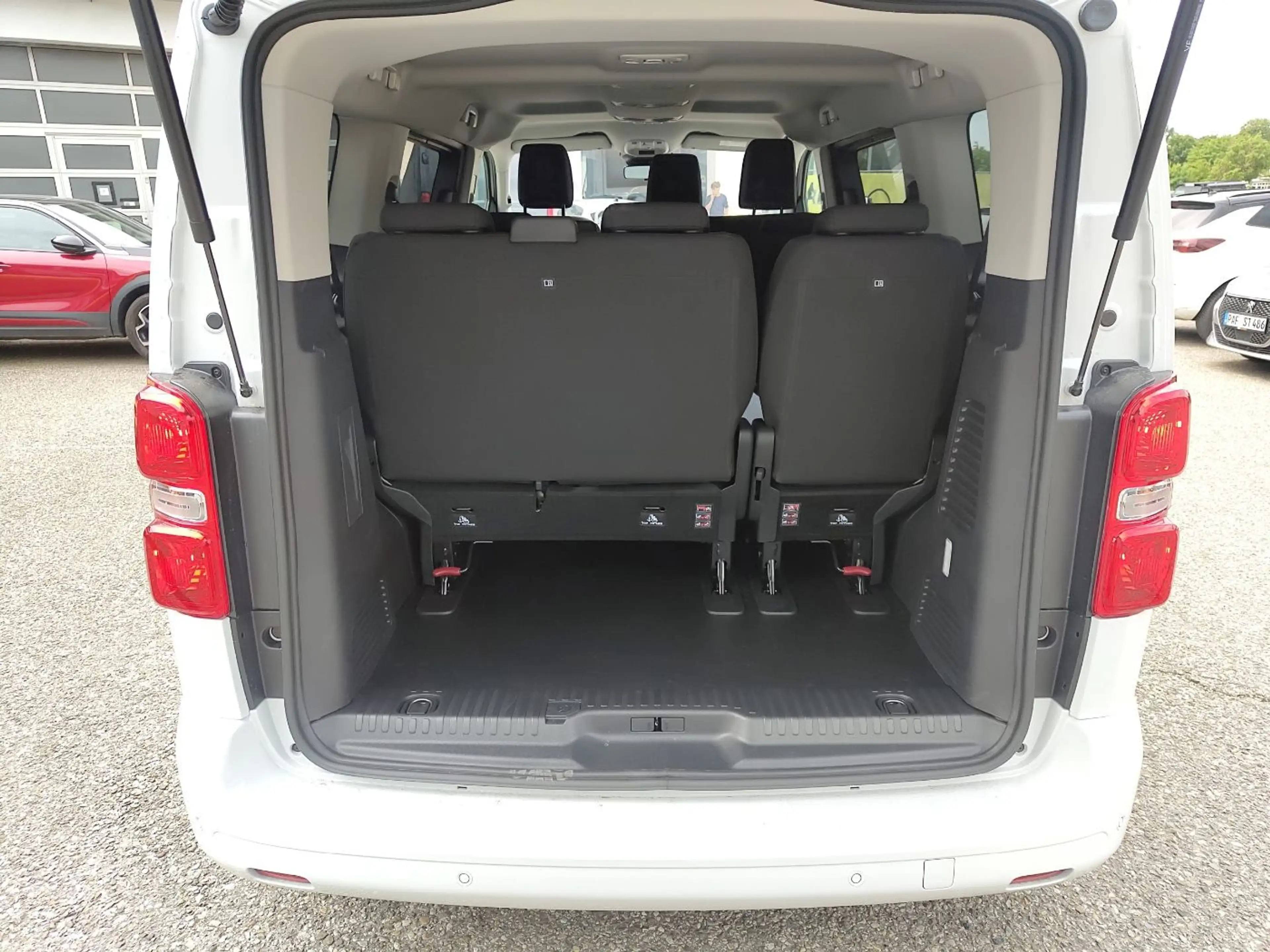 Opel Zafira Life Edition M 9-Sitzer Klima&Connect AHK — photo 11