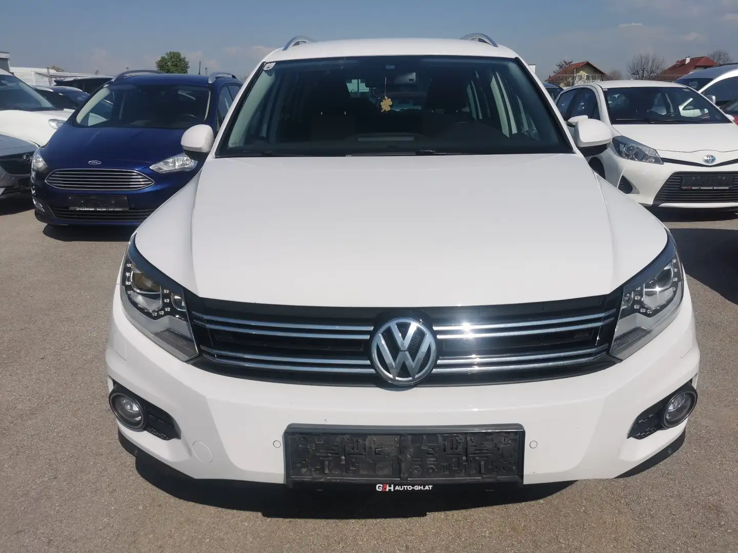 Volkswagen Tiguan Track Weiß - 2