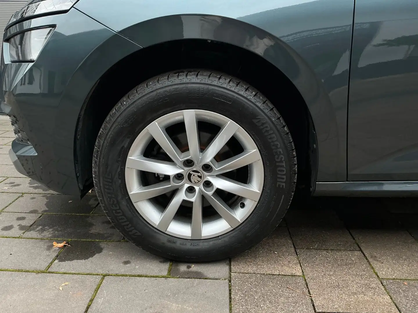 Skoda Kamiq Ambition 1.5 TSI Gris - 2