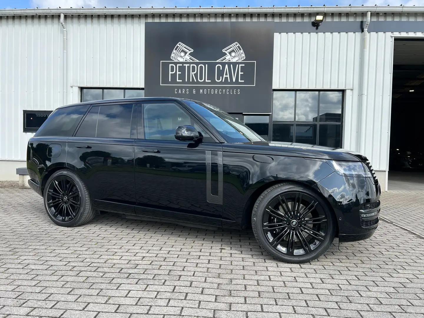 Land Rover Range Rover P550eHSE - 18gr Co² - Pano - 23'' velgen option Negru - 1