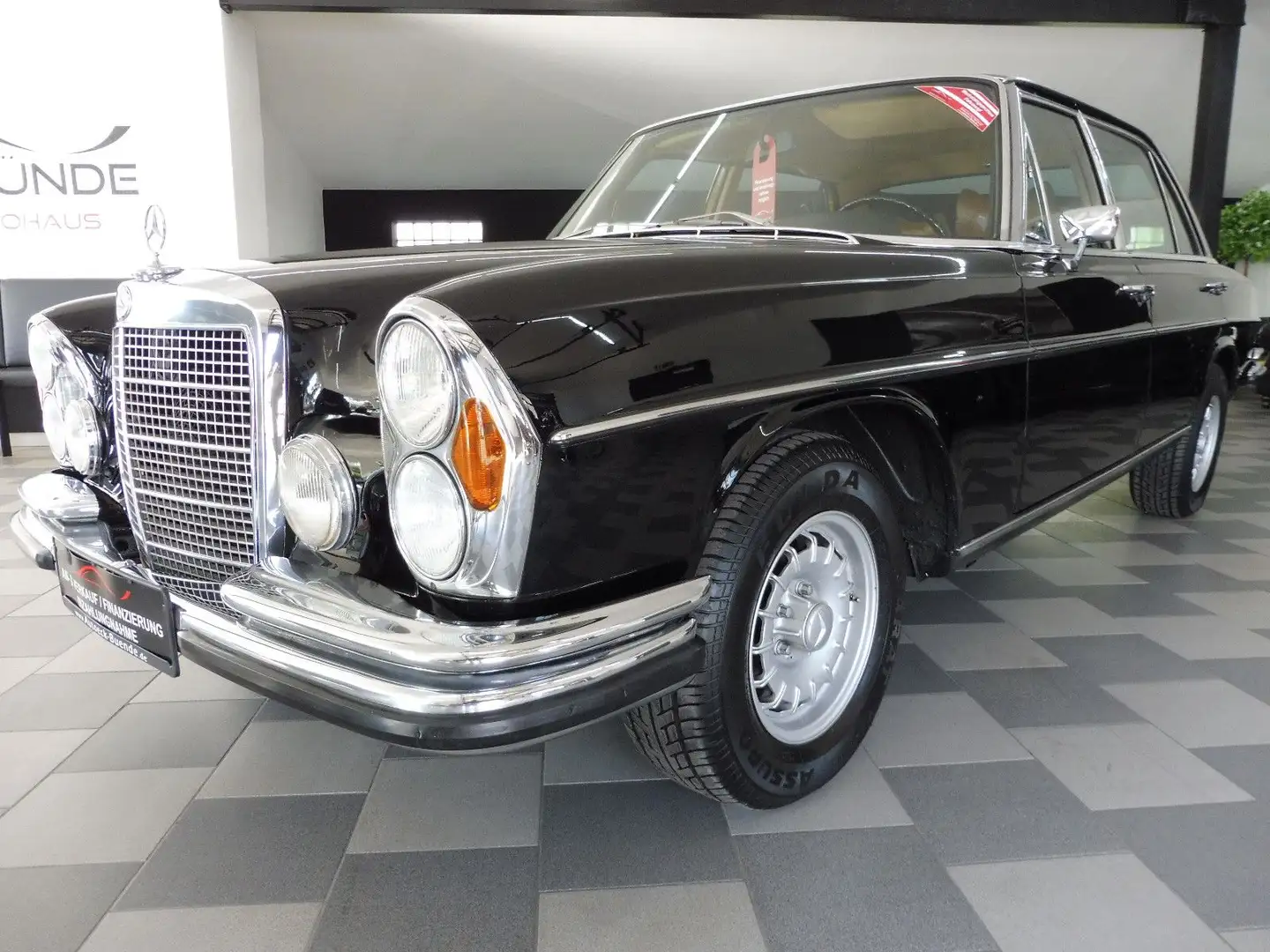 Mercedes-Benz 300 SEL 3.5 V8 Autom/WGA/Luftfe/Leder/2.Hand Schwarz - 2