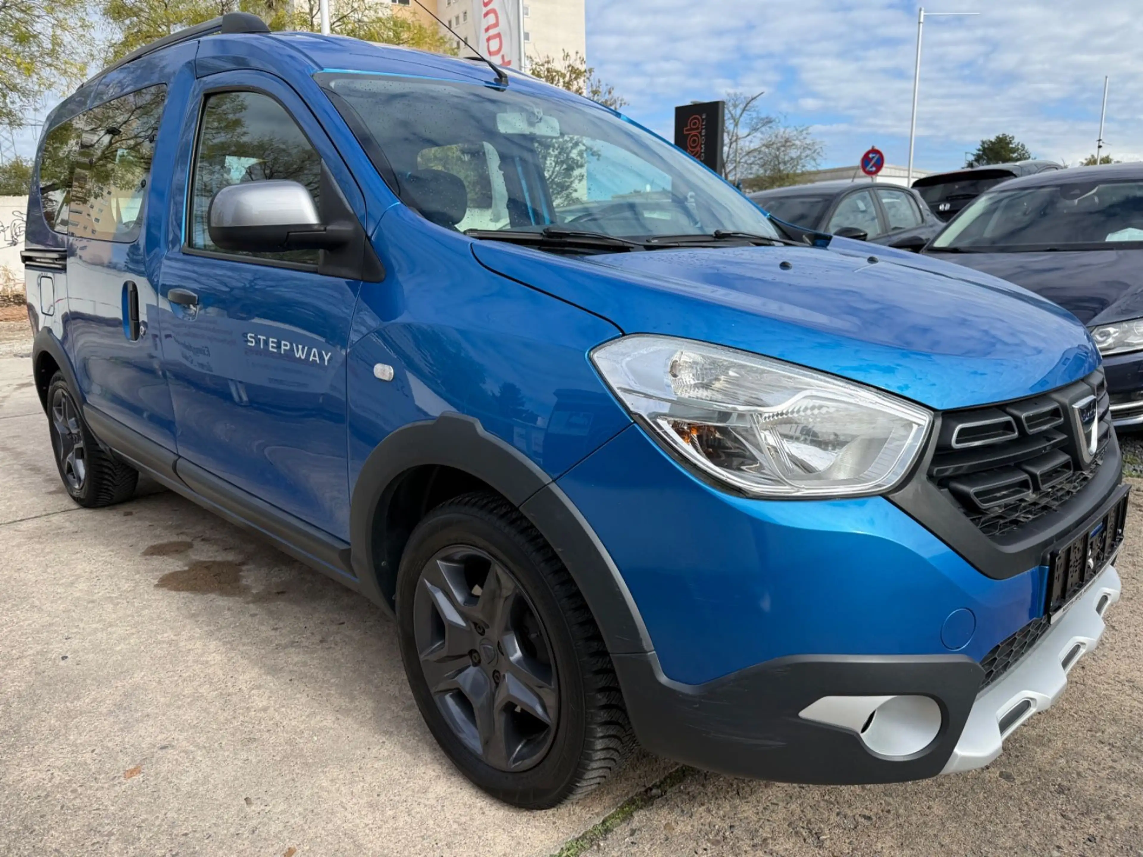 Dacia Dokker Stepway Celebration 1 Hand+ PDC+SITZHEIZU