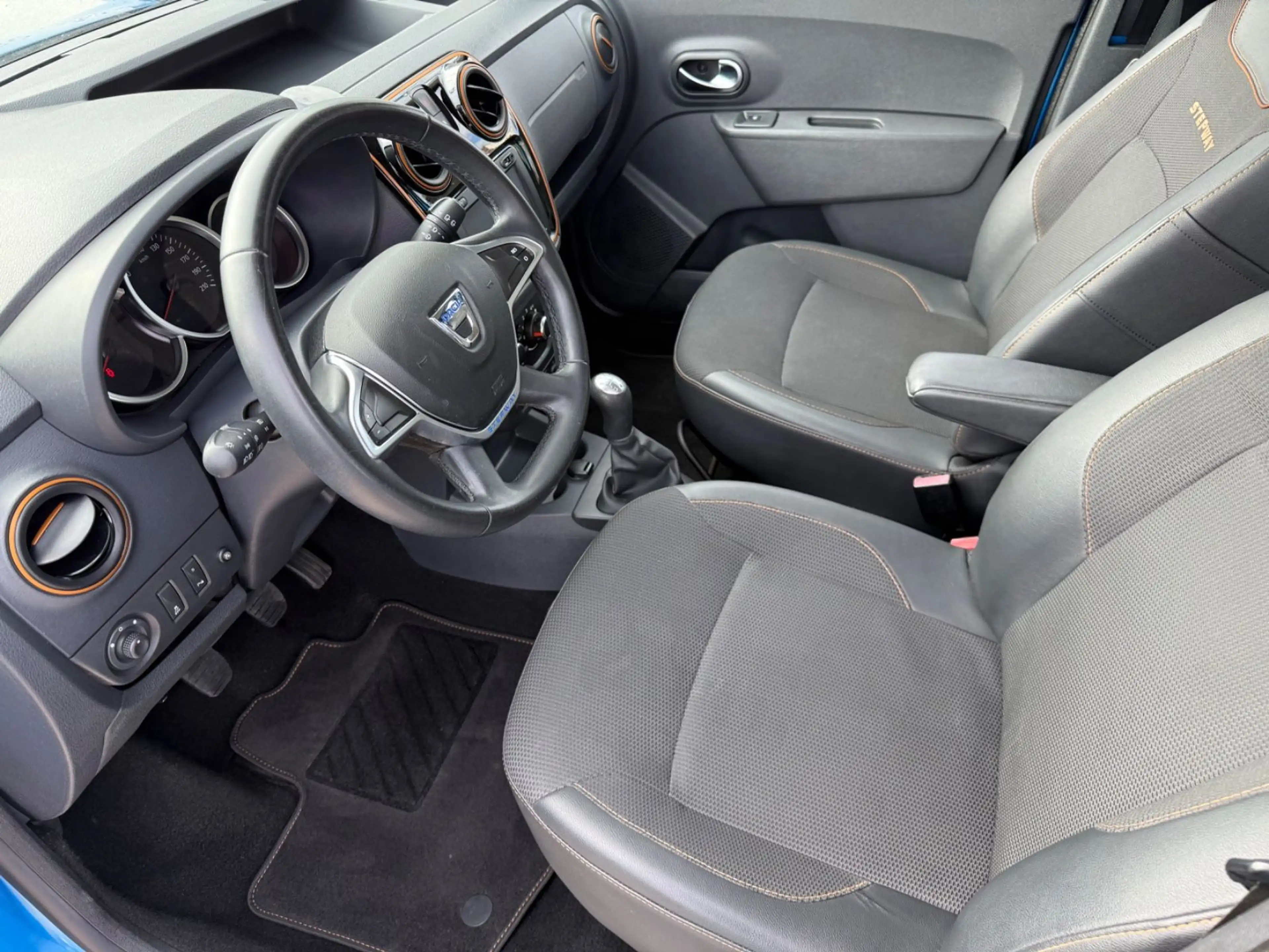 Dacia Dokker Stepway Celebration 1 Hand+ PDC+SITZHEIZU — photo 9