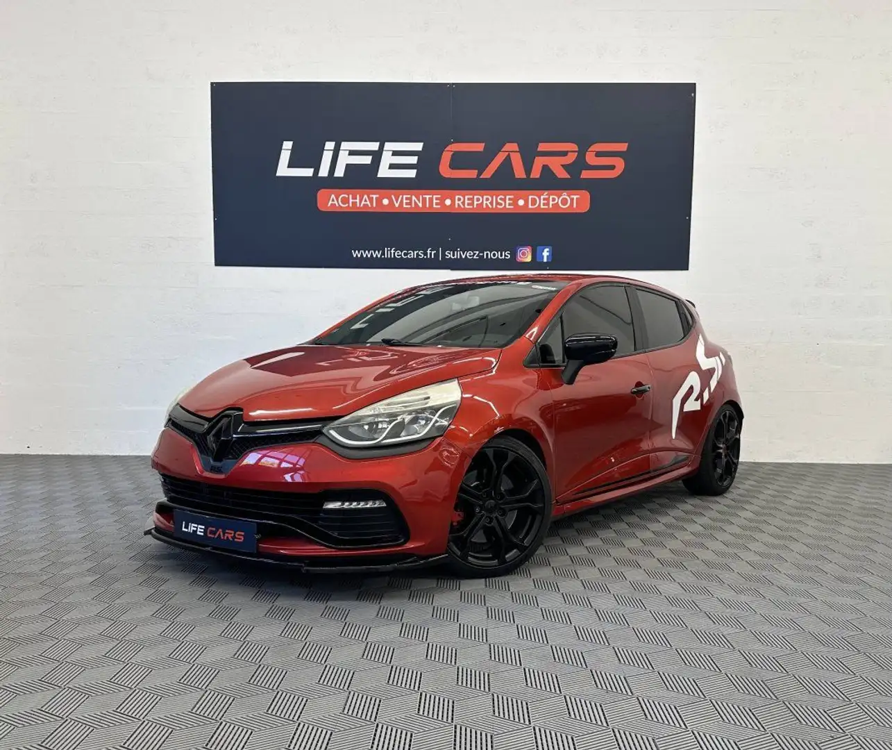 Renault Clio 4 (B98) 1.6 T 200ch EDC 2013 française Entretien c Rouge - 1