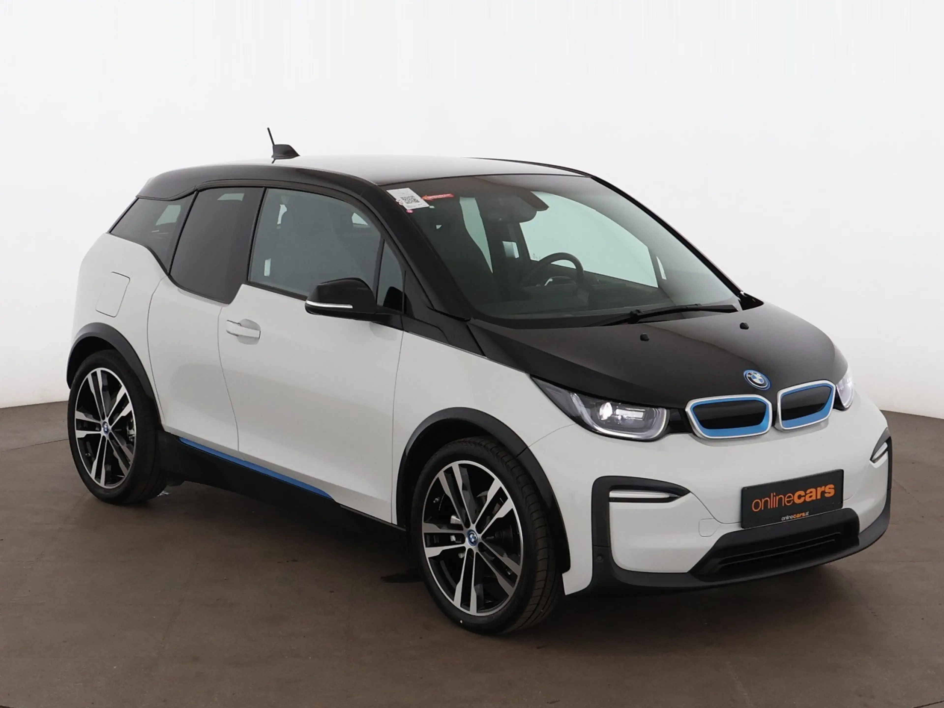 BMW i3 42kWh Aut LED WAERMEPUMPE NAVI R-CAM SITZHZG — photo 4