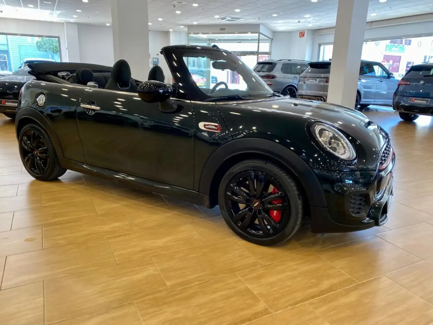 MINI John Cooper Works Cabrio Aut. Чёрный - 2