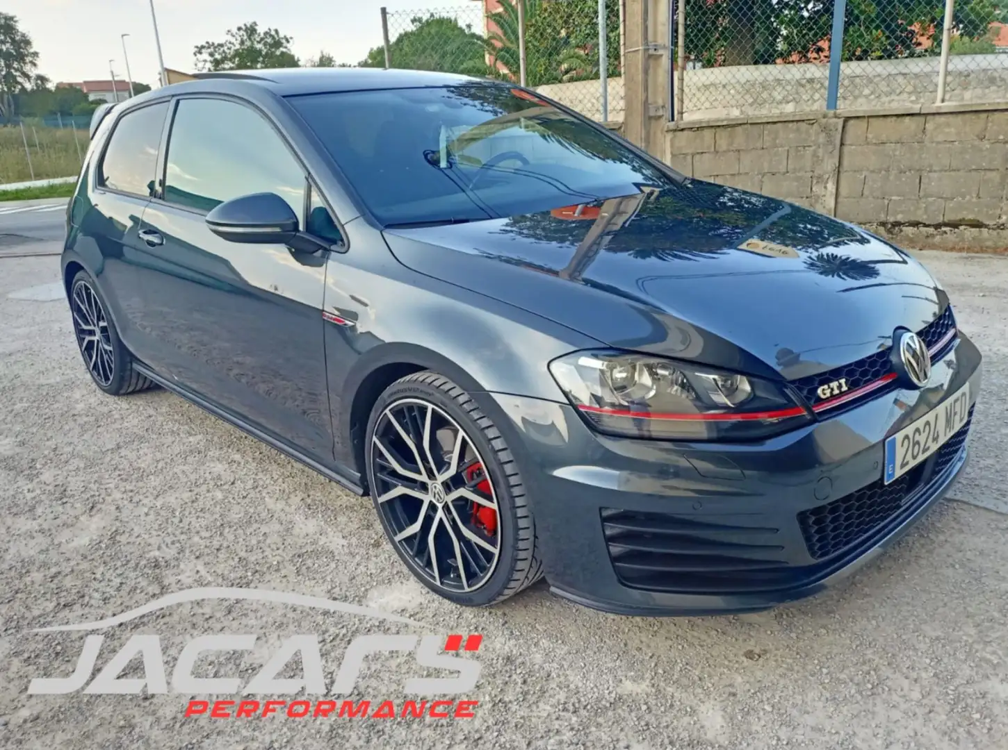 Volkswagen Golf GTI 2.0 TSI 220 Schwarz - 1