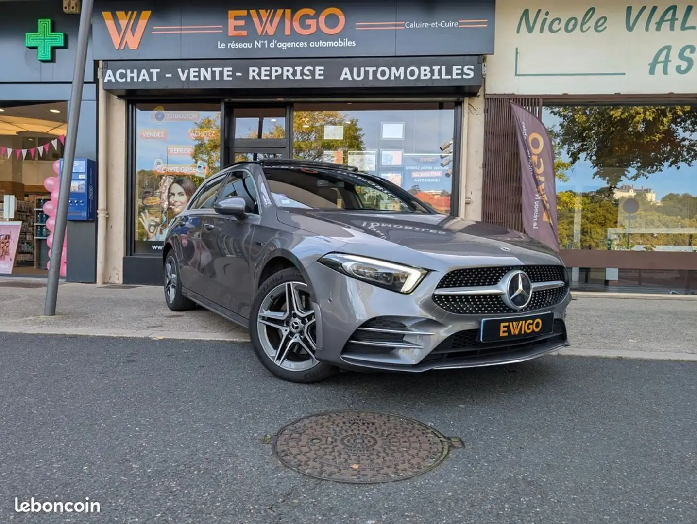 Mercedes-Benz A 250 iv (w177) 250 e 218ch amg line 8g-dct toit ouvrant cuir marron Gris - 1