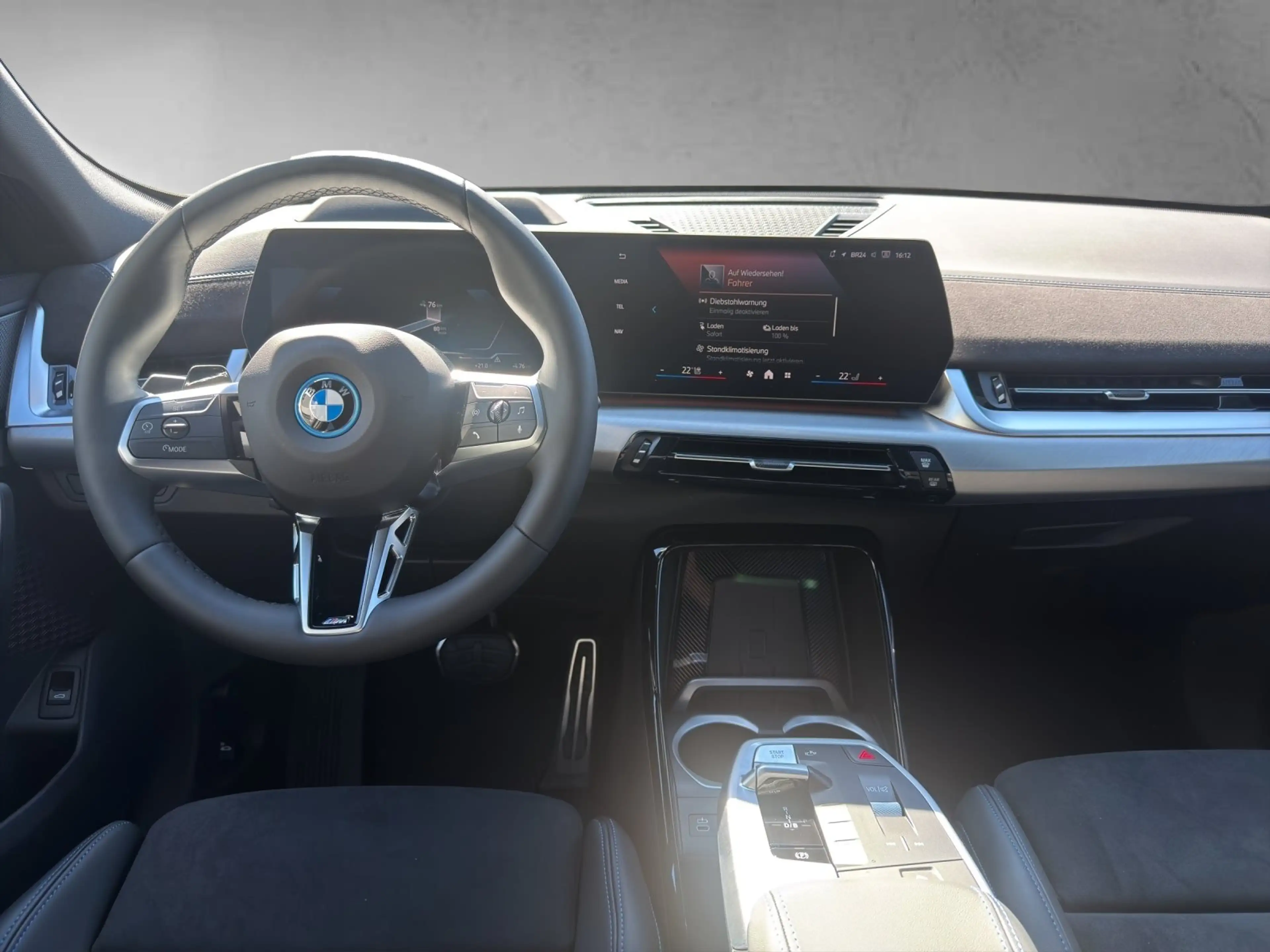 BMW iX2 xDrive30 — photo 15