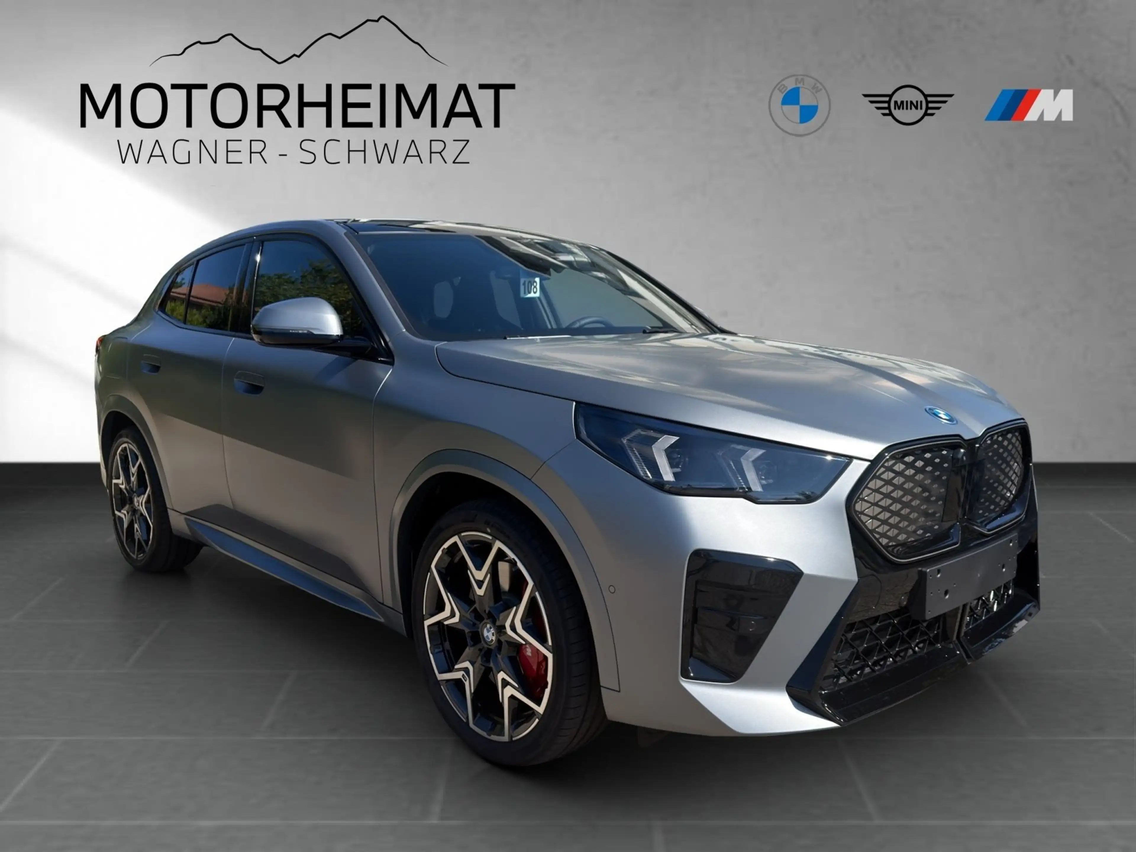 BMW iX2 xDrive30 — photo 4