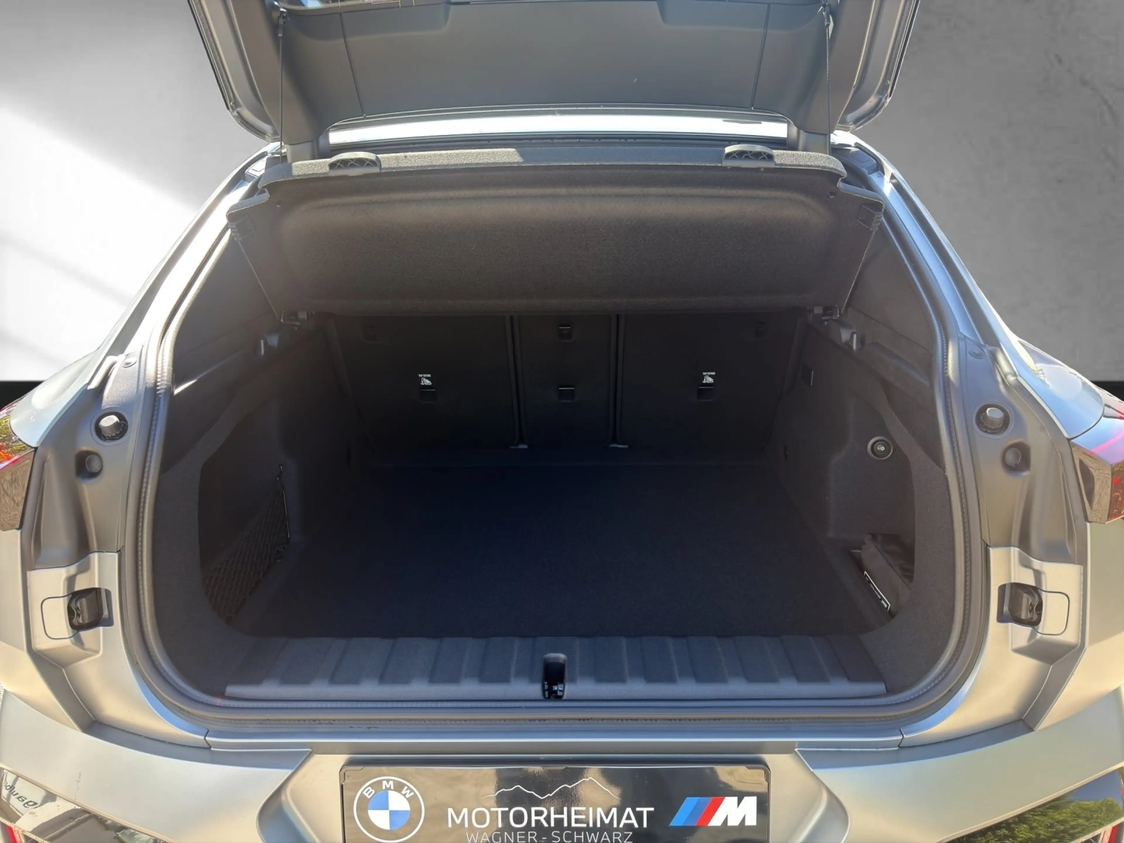 BMW iX2 xDrive30 — photo 13