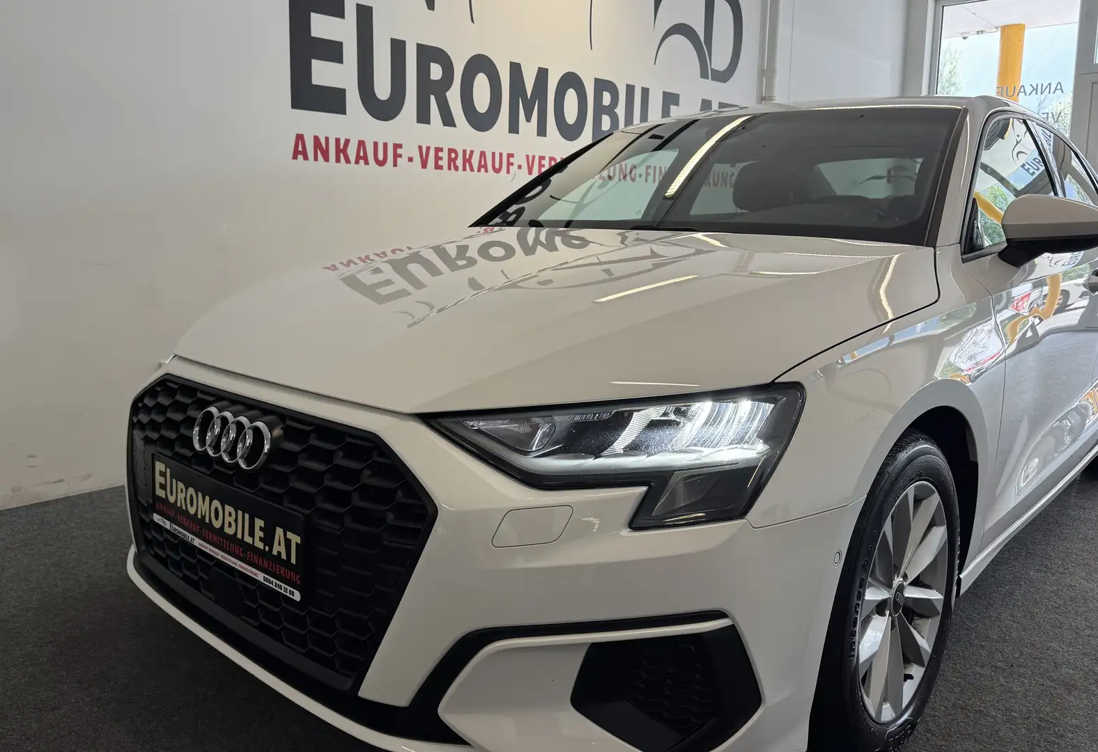 Audi A3 35 2.0 TDI Limousine Basis *TOTWI.*B&O*SPURW.*LED Weiß - 2